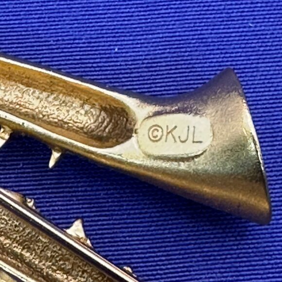 VTG Kenneth J. Lane Matte Gold-Tone Saxophone Brooch - Picture 8 of 11